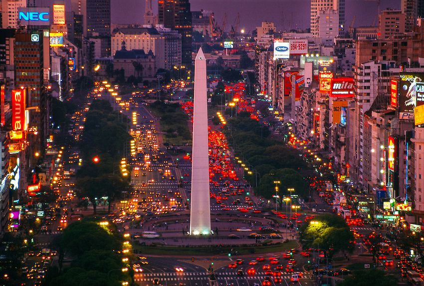 9 de Julio Avenue - world's widest avenue